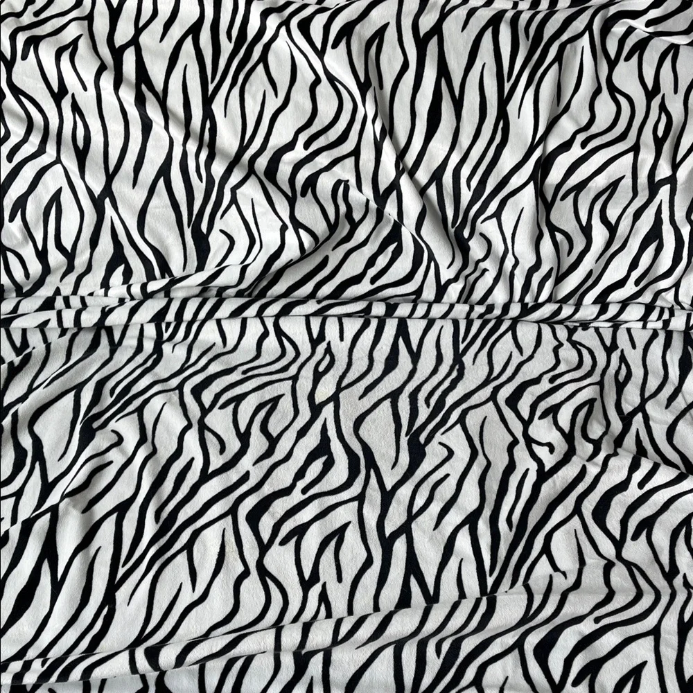 IKEA KLIPPAN Black and White Animal Print Sofa Cover